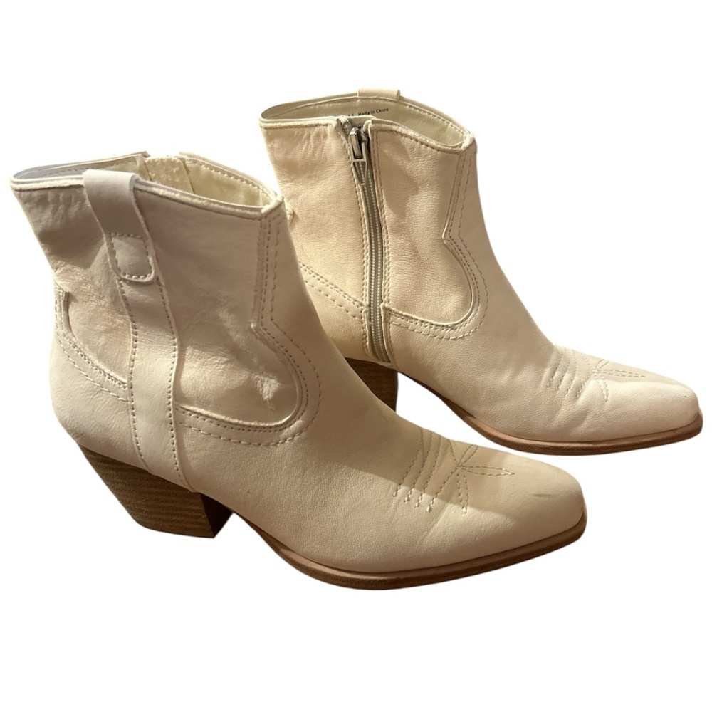 Dolce Vita Silma Western inspired Ankle Boot Side Zip US 7.5 Ivory